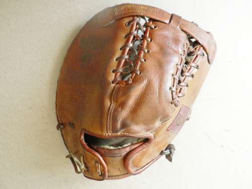 George McQuinn Rawlings T80 Basemitt Back